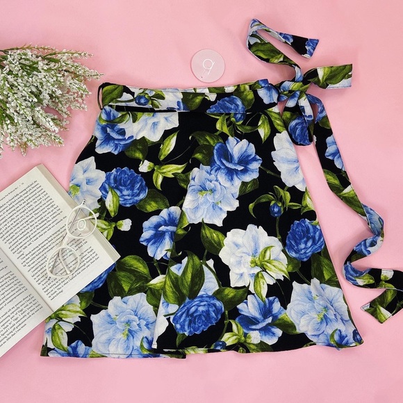 American Apparel Dresses & Skirts - American apparel blue floral wrap skirt